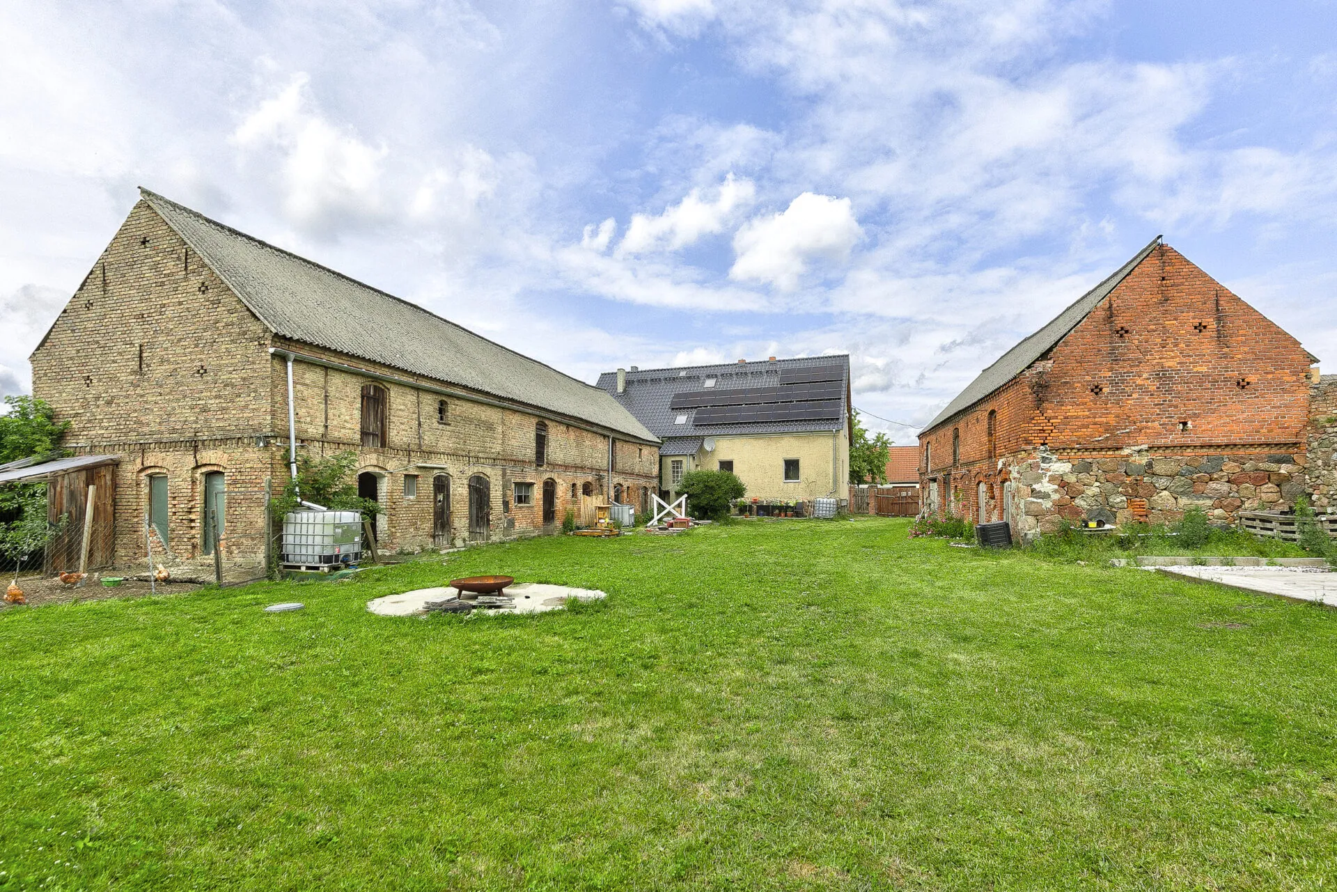 Vierseitenhof in Großwoltersdorf